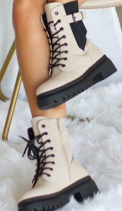 Trendy ancle boots to tie Beige